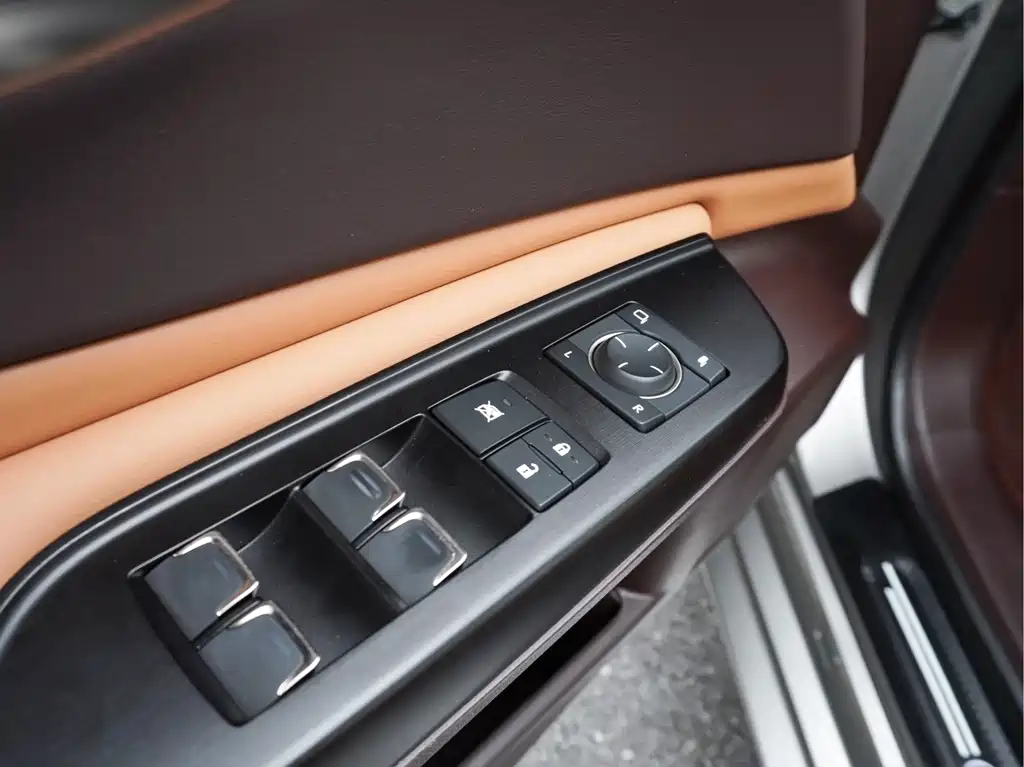 Lexus ES — миниатюра 11