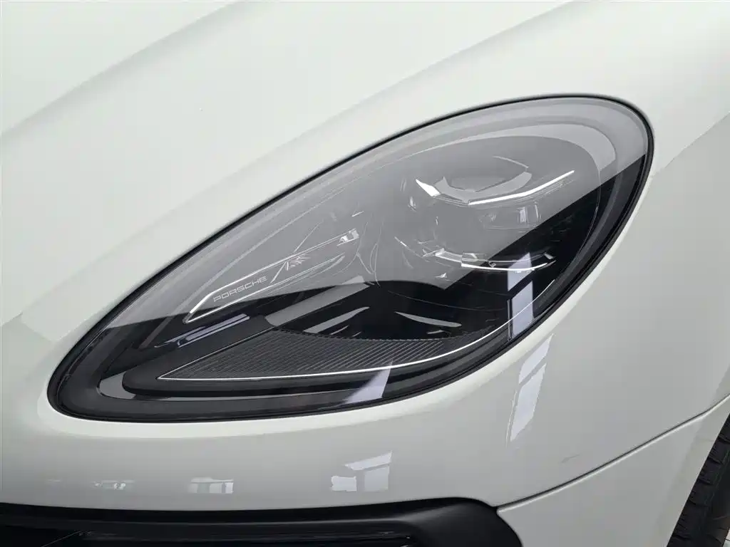 Porsche Macan — миниатюра 9