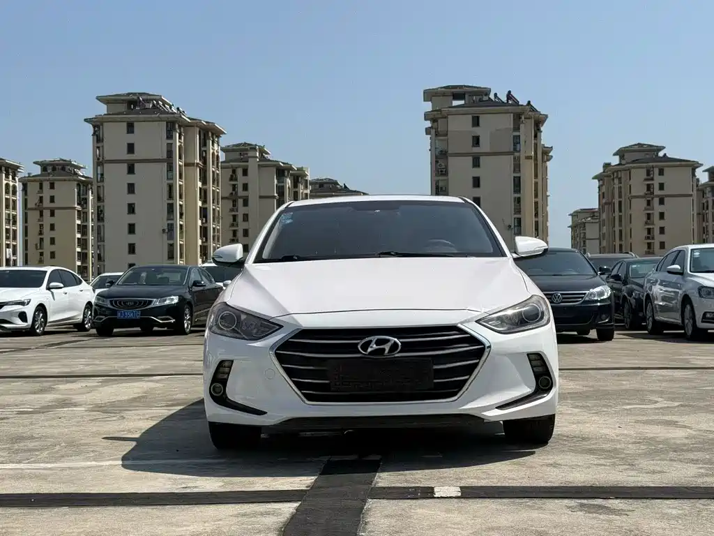 Hyundai Elantra — миниатюра 2