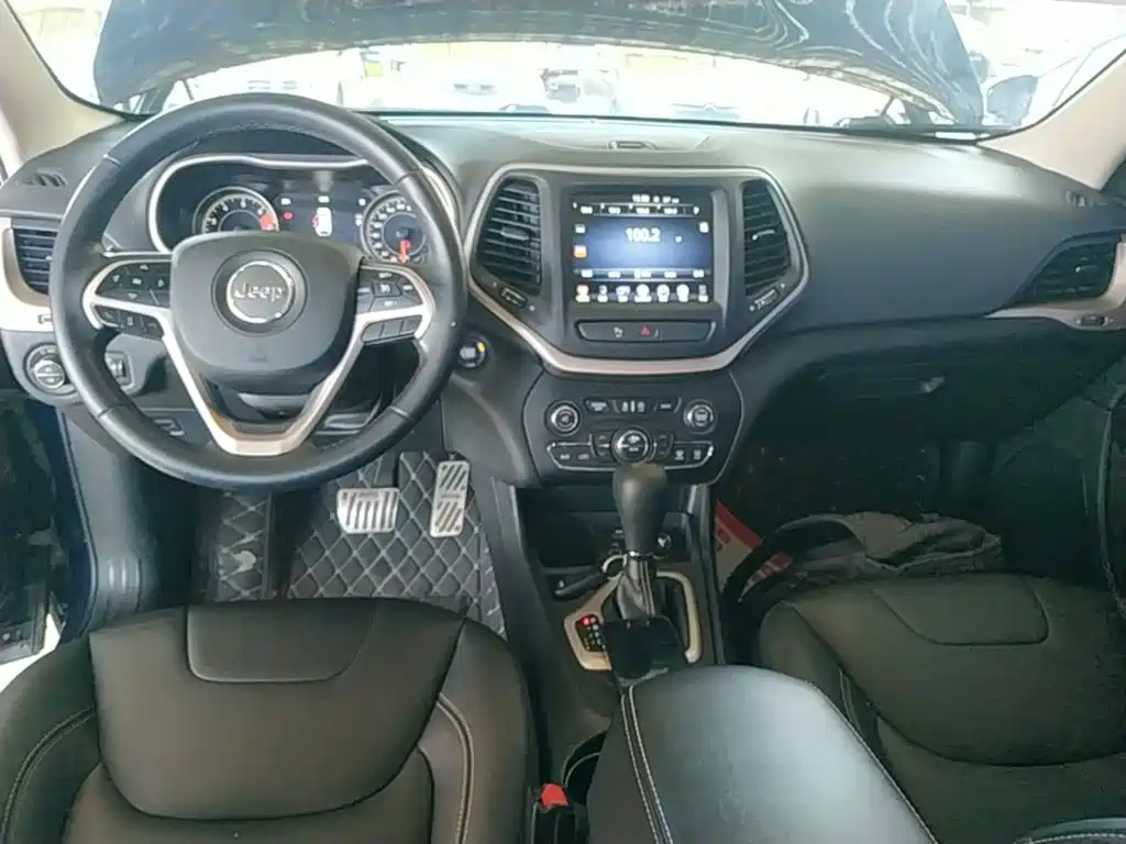 Jeep Cherokee — миниатюра 10