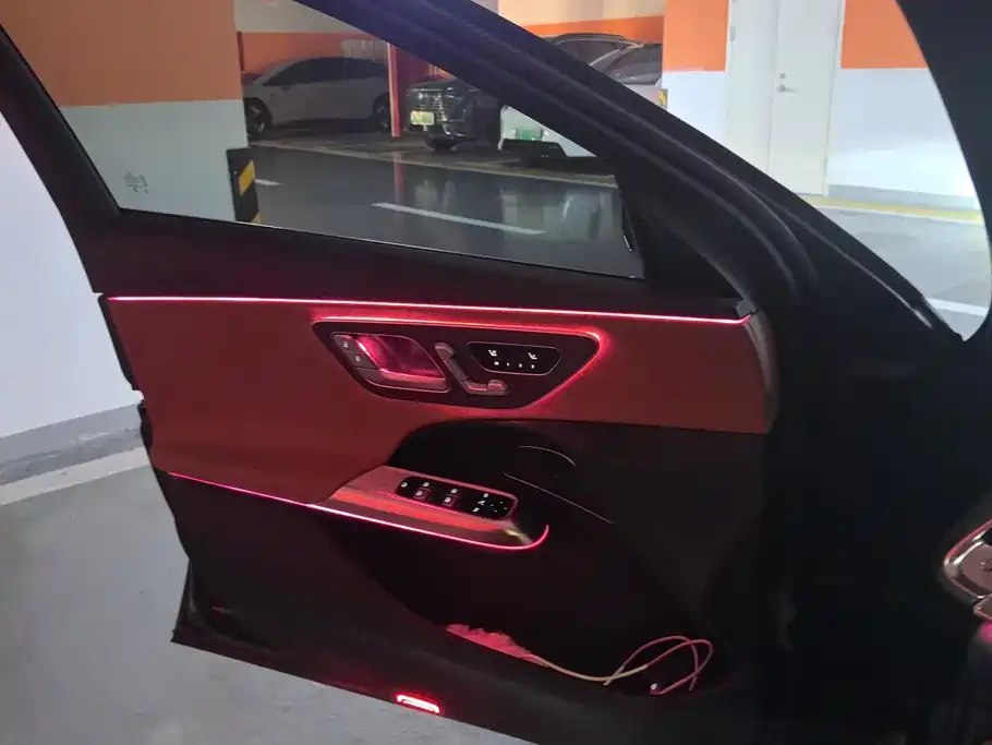 Mercedes-Benz E-Class — миниатюра 7