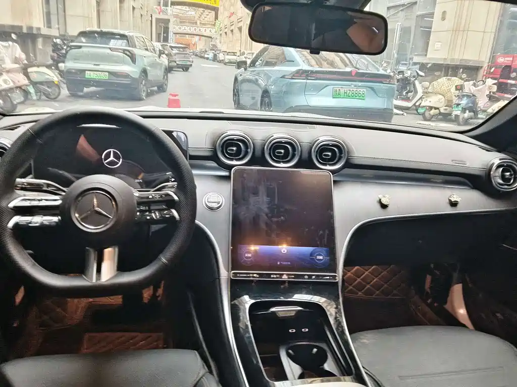 Mercedes-Benz C-Class — миниатюра 8