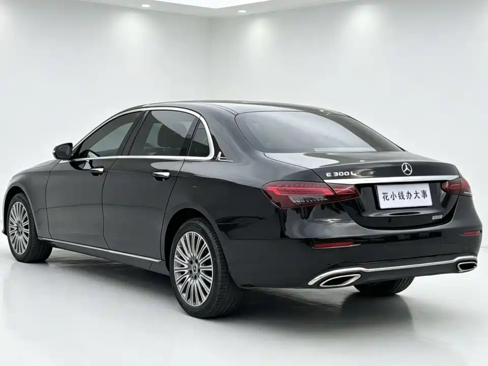 Mercedes-Benz E-Class — миниатюра 9