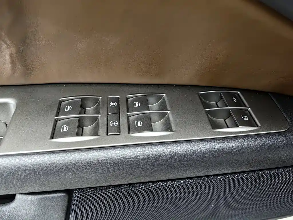 Volkswagen Phaeton — миниатюра 9
