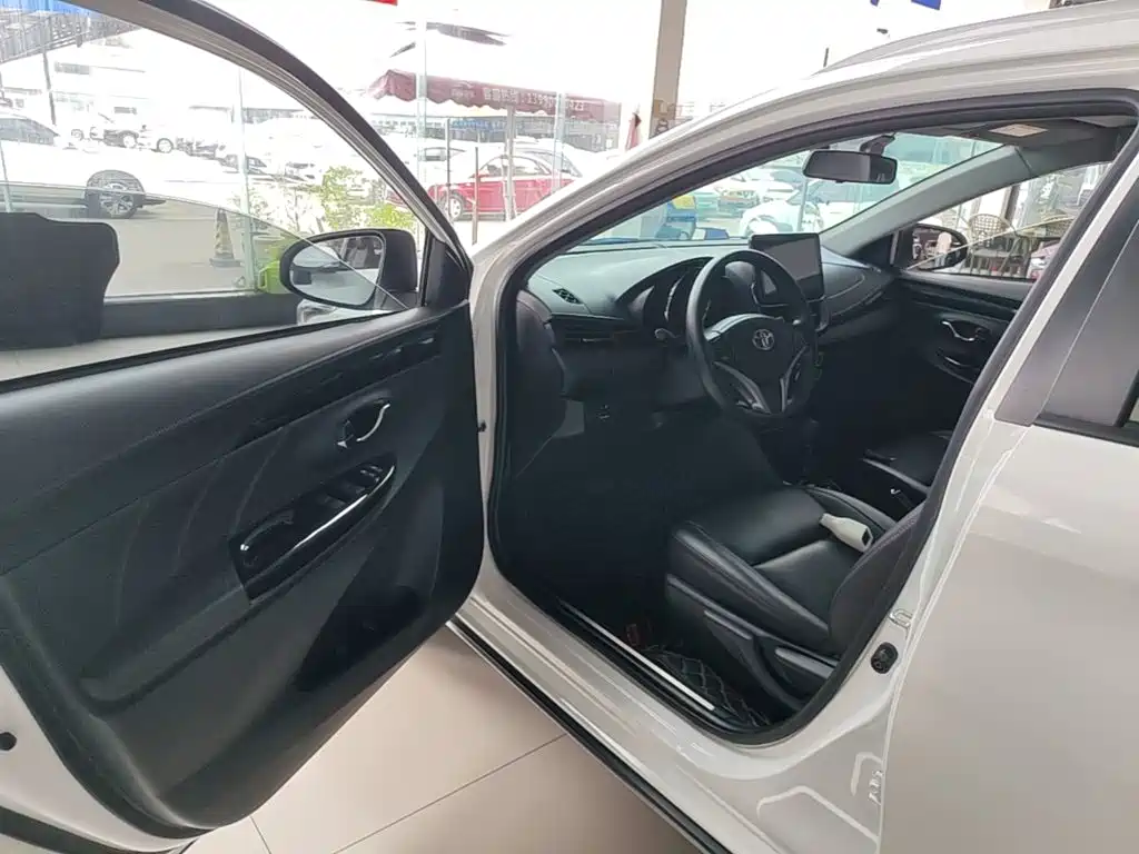 Toyota Yaris L — миниатюра 16