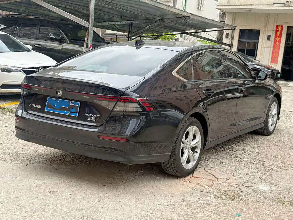 Honda Accord — миниатюра 10