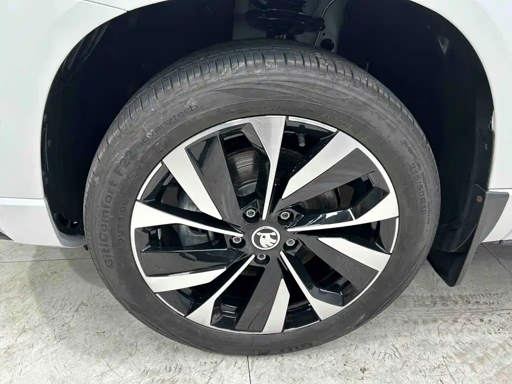Skoda Karoq — миниатюра 24