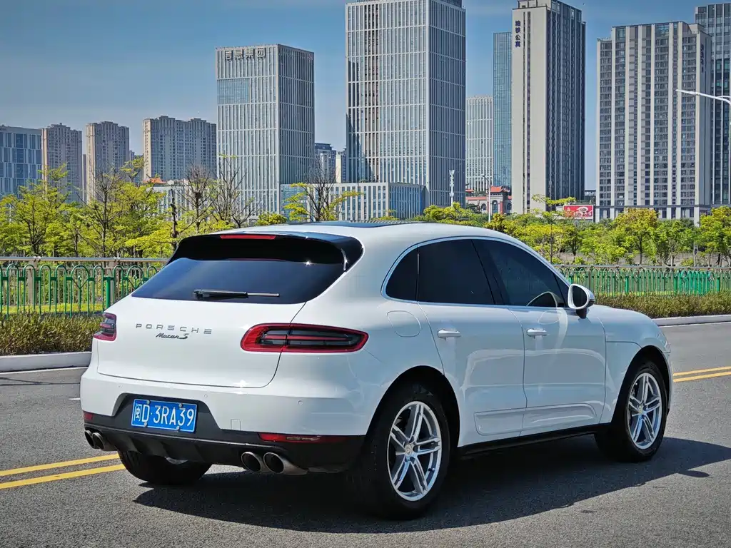 Porsche Macan — миниатюра 6