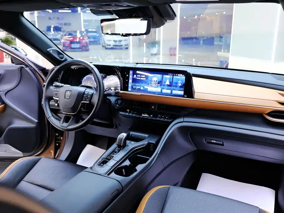 Toyota Crown SportCross — миниатюра 20