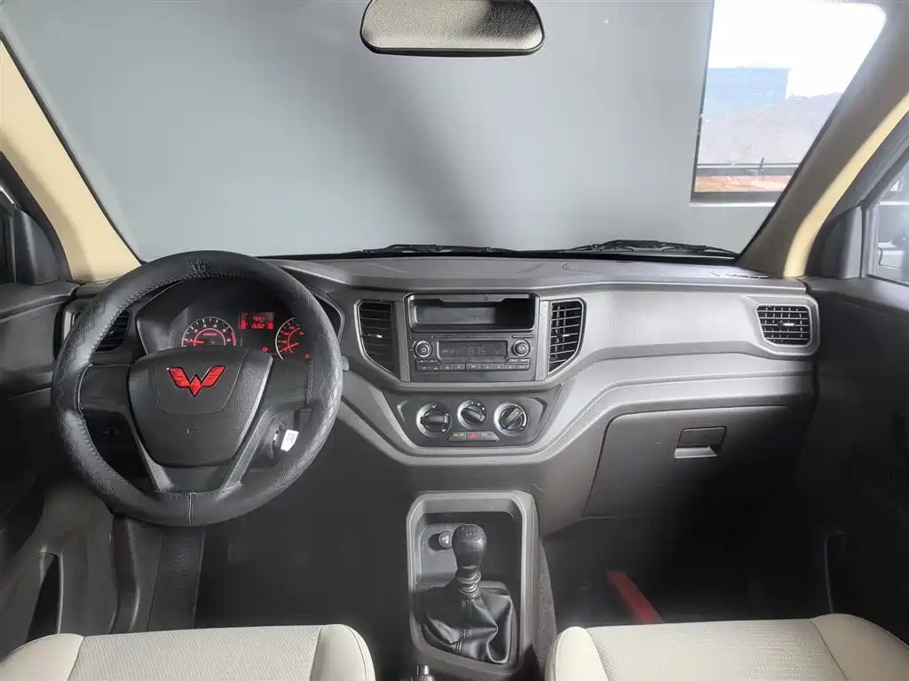 WULING AUTOMOBILE WULING HONGGUANG V