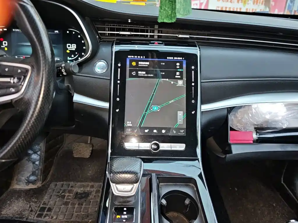 Roewe RX5 MAX — миниатюра 13