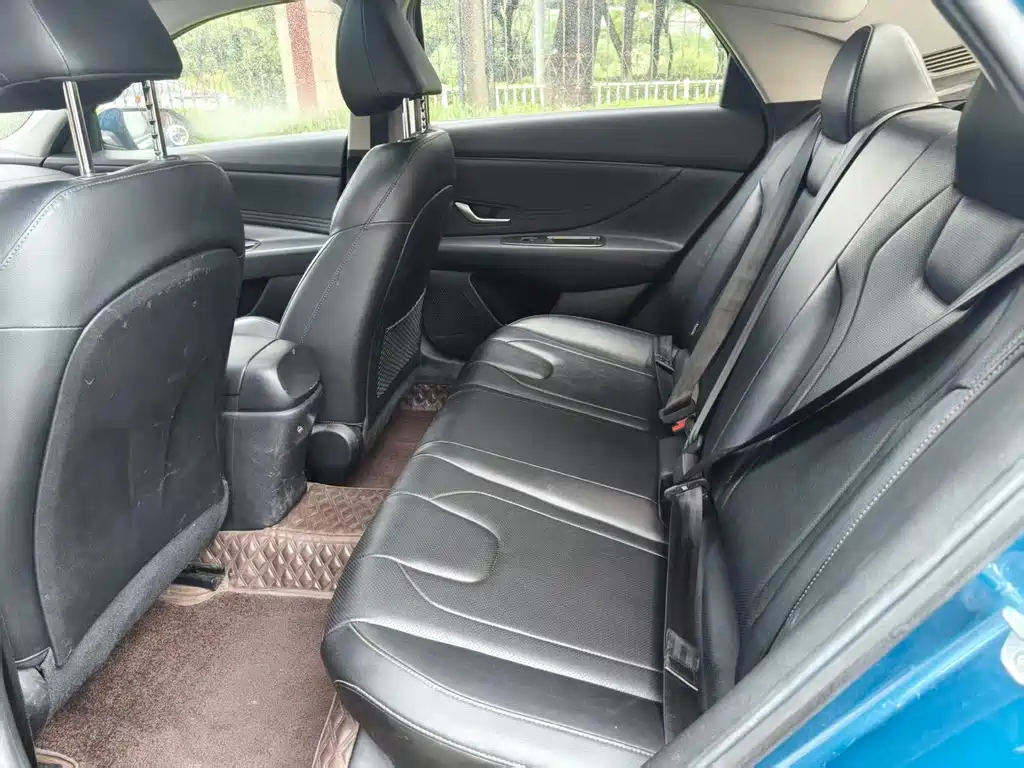 Hyundai Elantra — миниатюра 7