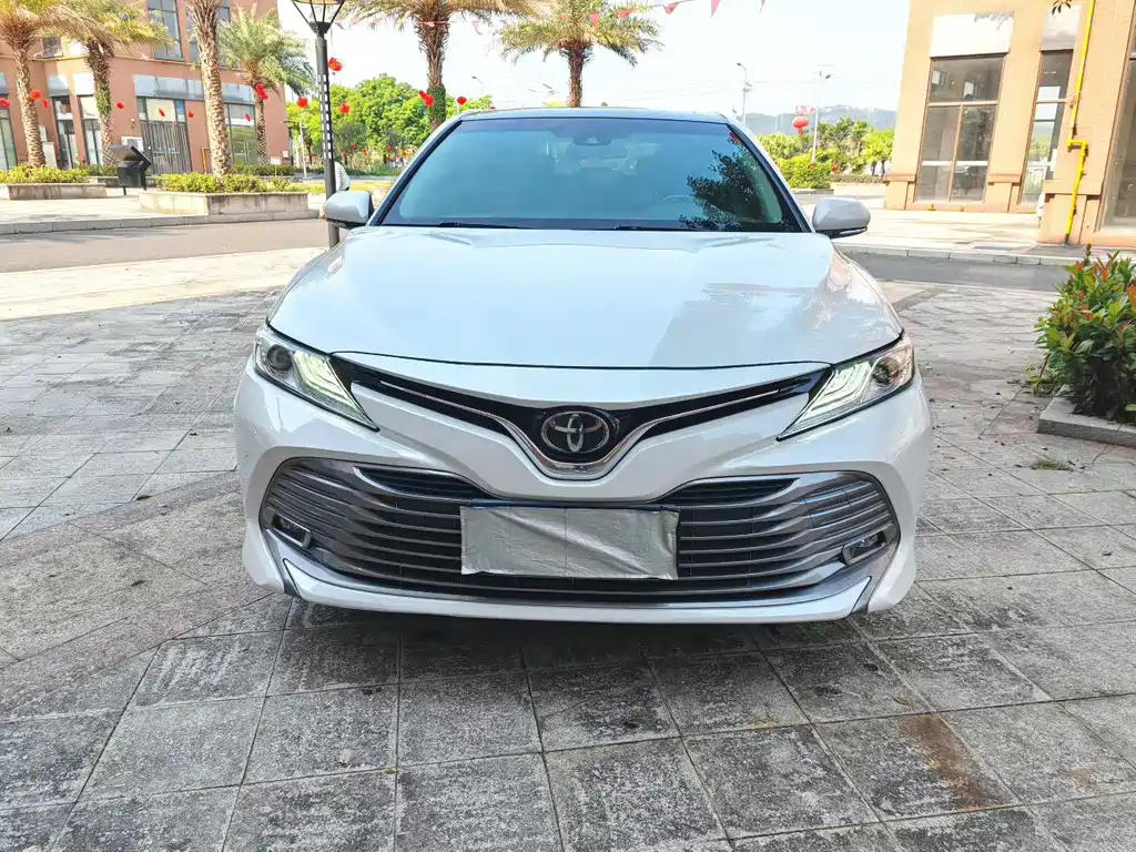 TOYOTA CAMRY