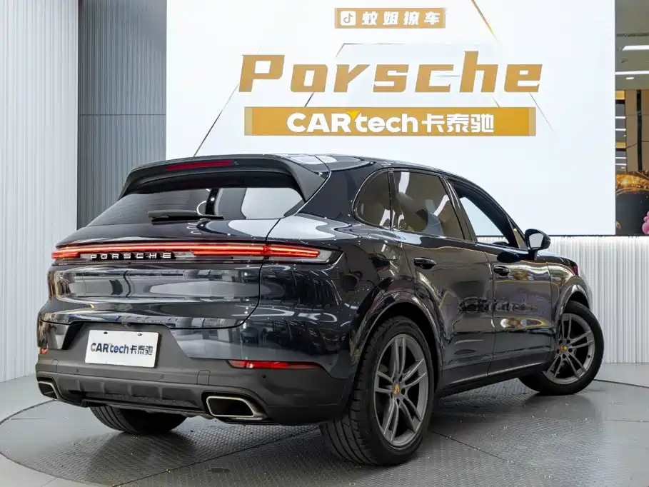 Porsche Cayenne — миниатюра 7