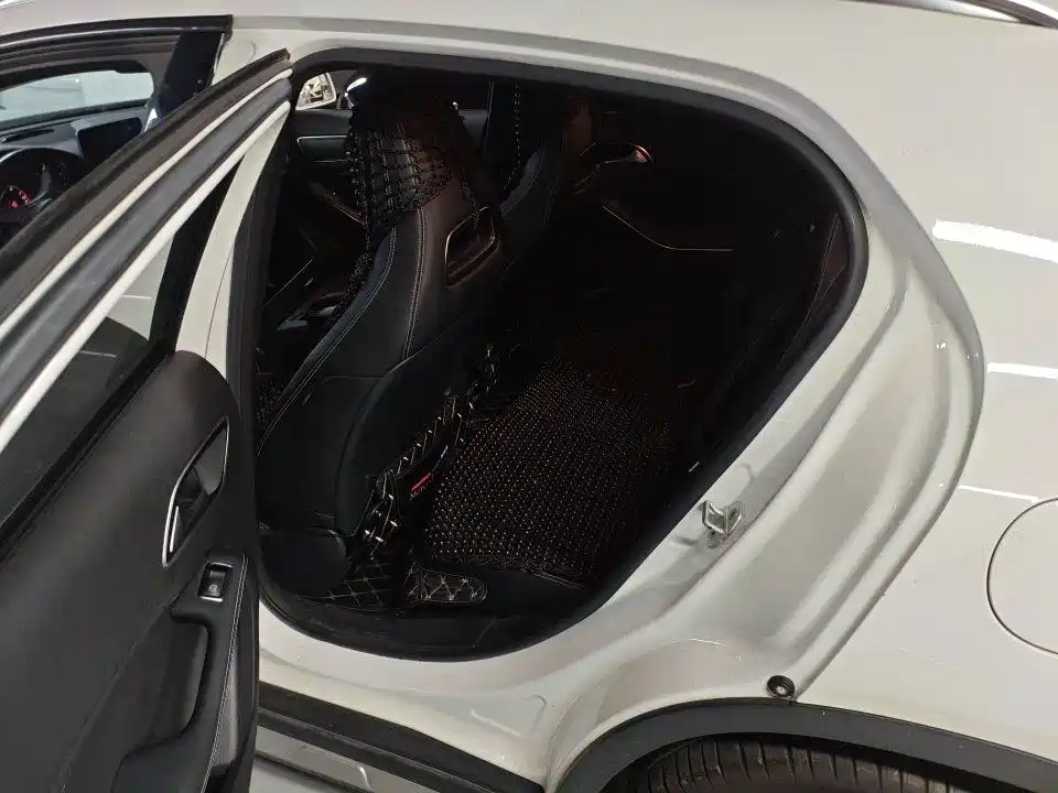 Mercedes-Benz GLA — миниатюра 7