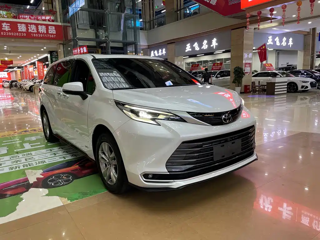 Toyota Sienna — миниатюра 4