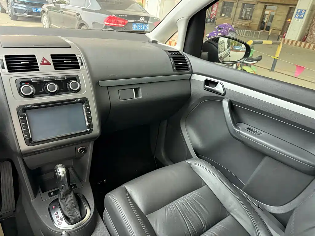 Volkswagen Touran — миниатюра 14