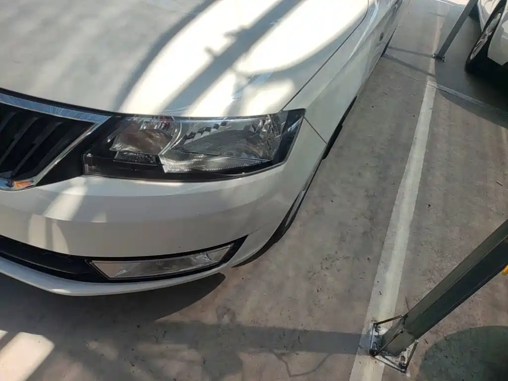 Skoda Rapid — миниатюра 24