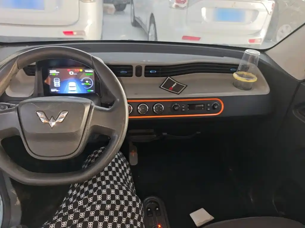 Wuling MINIEV — миниатюра 10