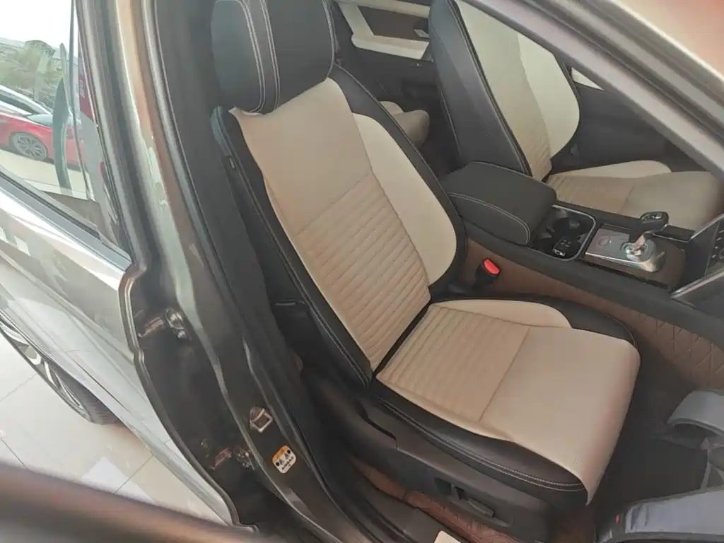Land Rover Discovery Sport — миниатюра 25
