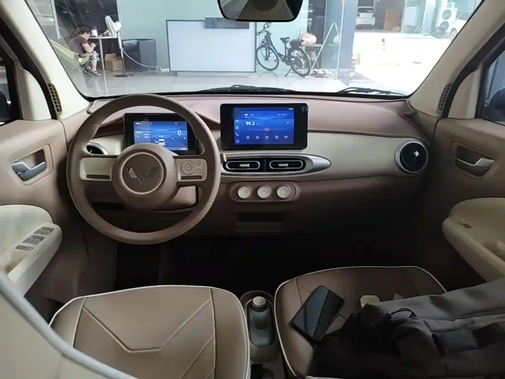 Wuling MINIEV — миниатюра 10
