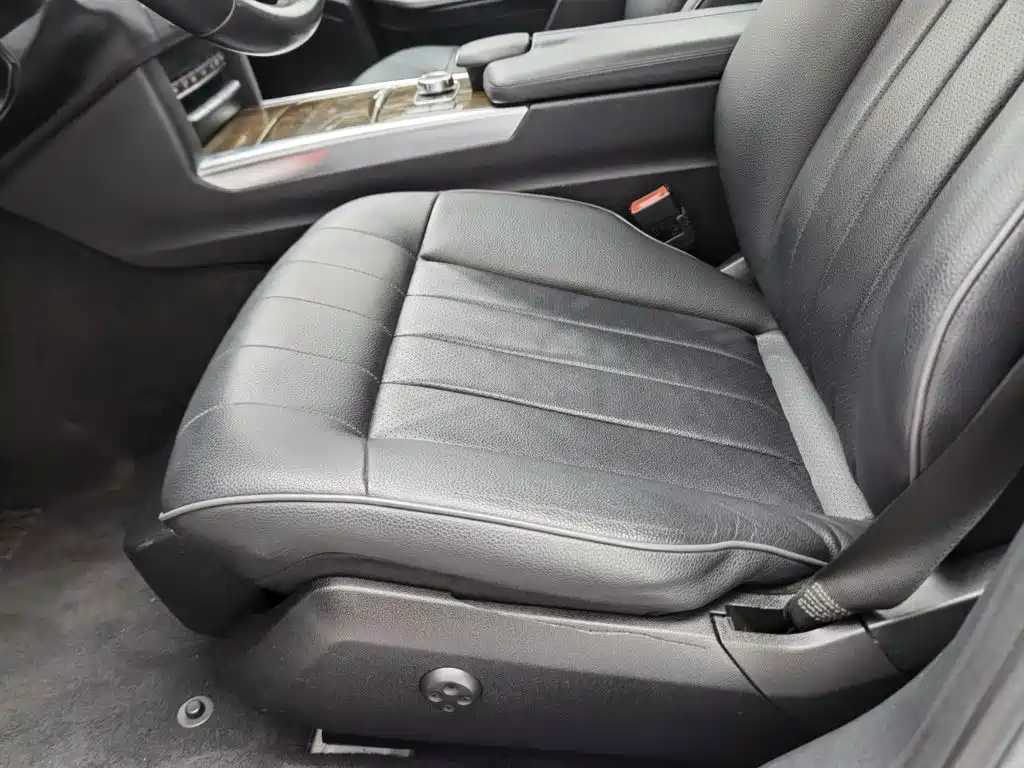 Mercedes-Benz E-Class — миниатюра 20