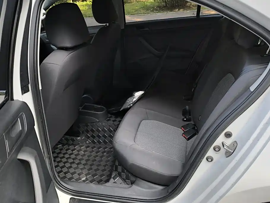 Volkswagen Santana — миниатюра 11