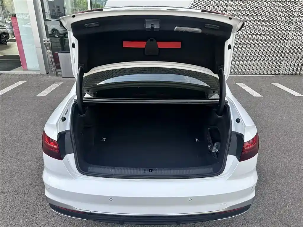 Audi A4L — миниатюра 18