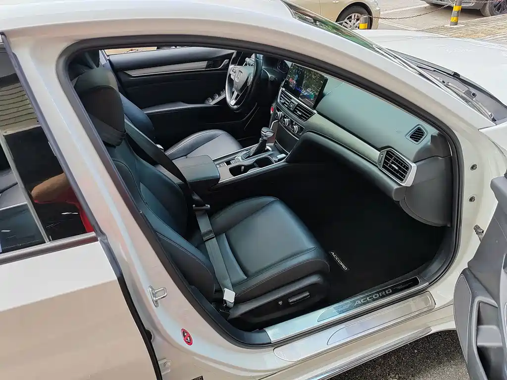 Honda Accord — миниатюра 9