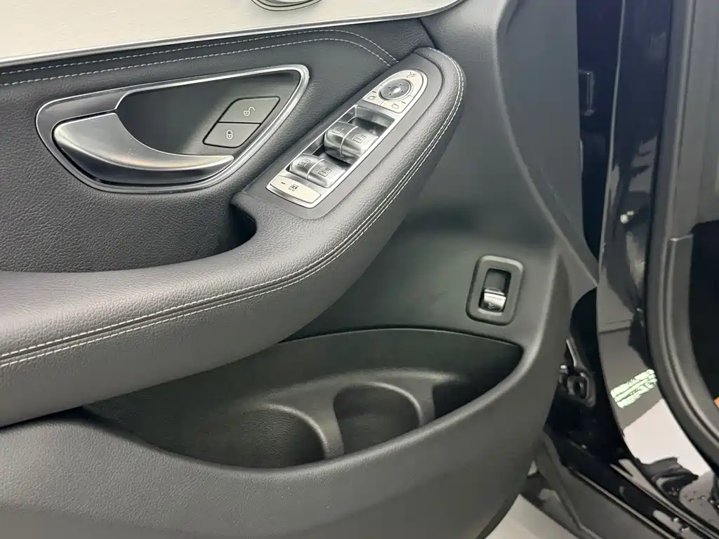 Mercedes-Benz GLC — миниатюра 16