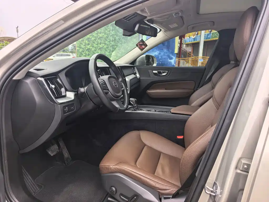 Volvo XC60 — миниатюра 8