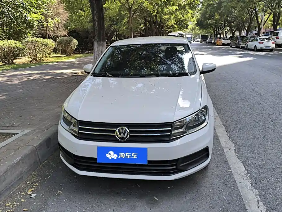 Volkswagen Santana — миниатюра 2
