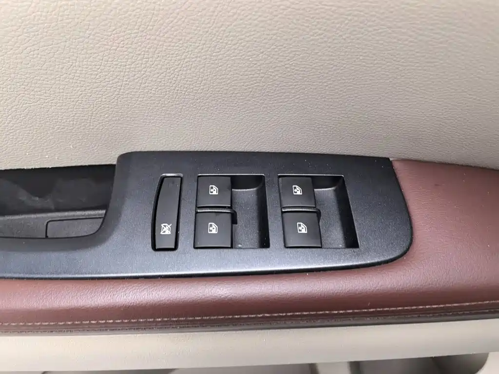 Buick GL8 — миниатюра 9
