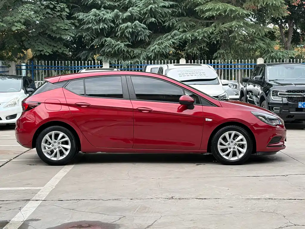 Buick Verano — миниатюра 16