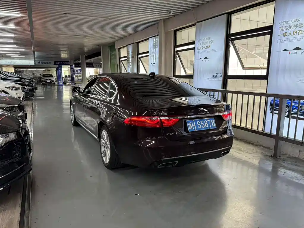 Jaguar XFL — миниатюра 4