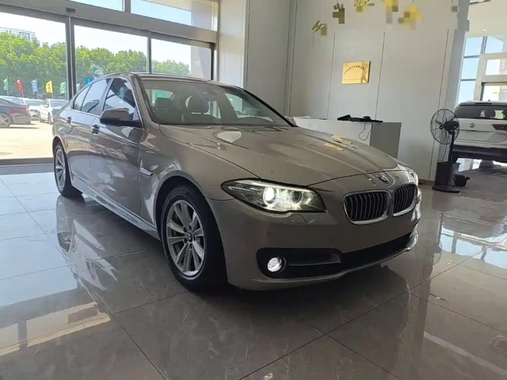 BMW 5 Series (Import) — миниатюра 4
