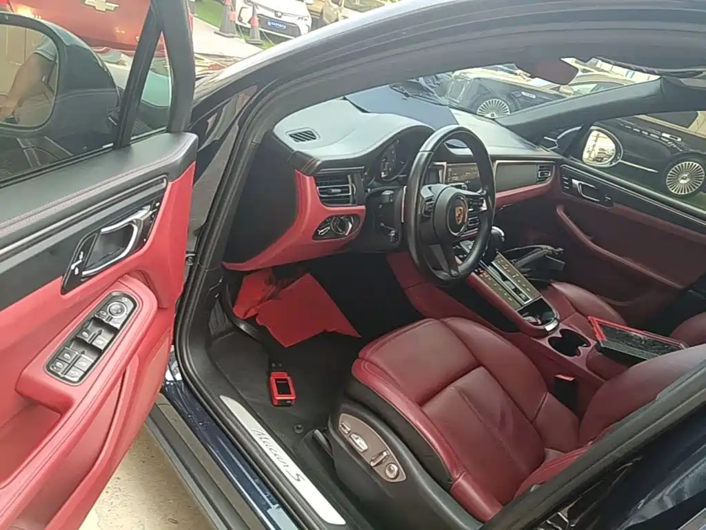 Porsche Macan — миниатюра 16