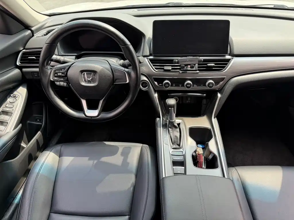 Honda Accord — миниатюра 13