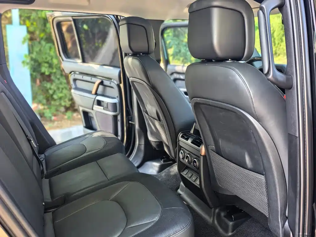 Land Rover Defender — миниатюра 10