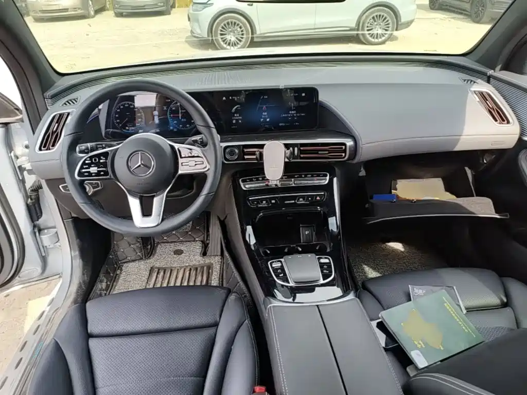 Mercedes-Benz EQC — миниатюра 10