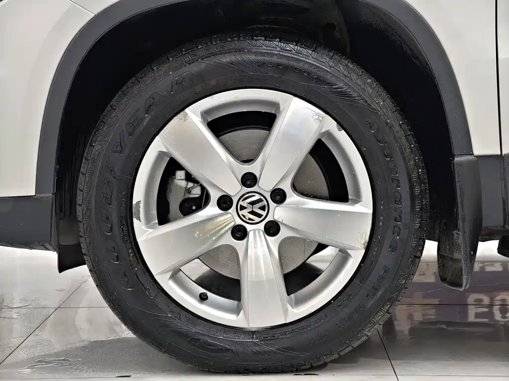 Volkswagen Tiguan — миниатюра 20