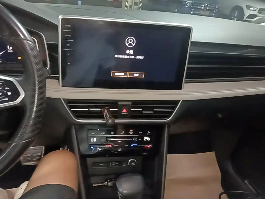 Volkswagen Tiguan L — миниатюра 13