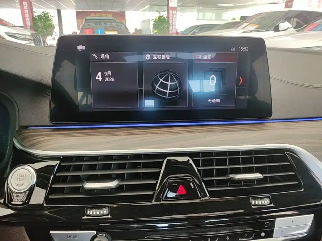 BMW 5 Series — миниатюра 13