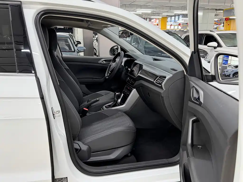 Volkswagen T-Cross — миниатюра 12