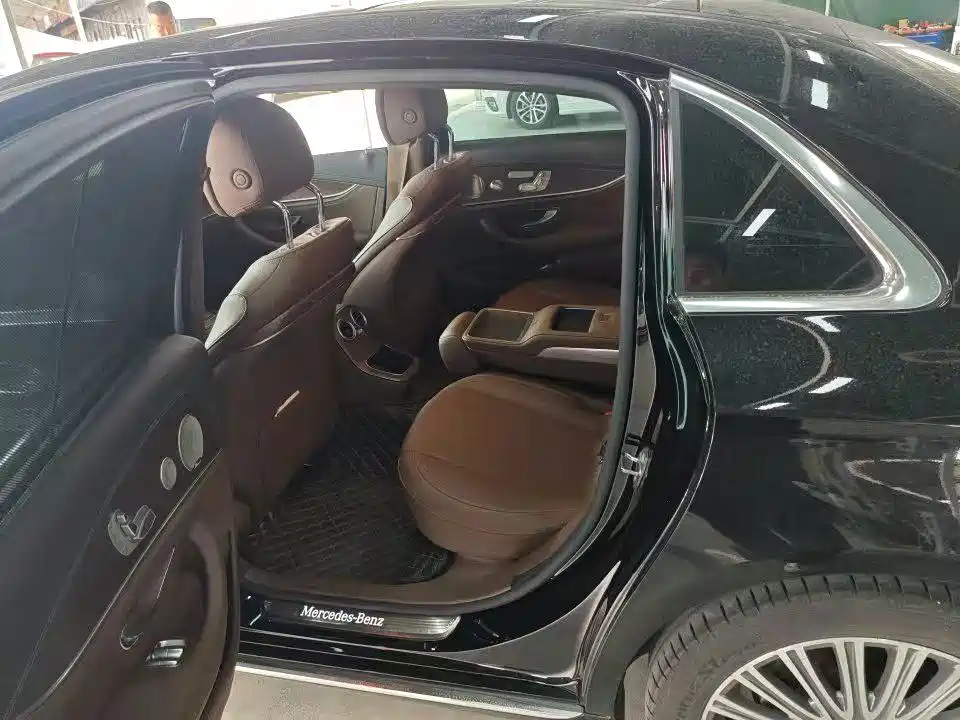 Mercedes-Benz E-Class — миниатюра 3