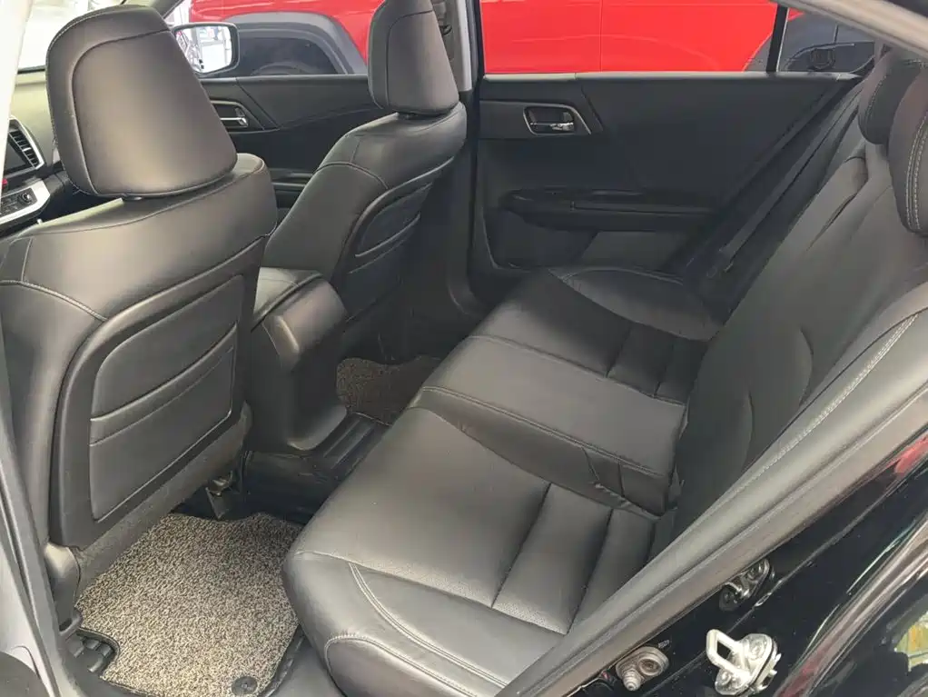 Honda Accord — миниатюра 14