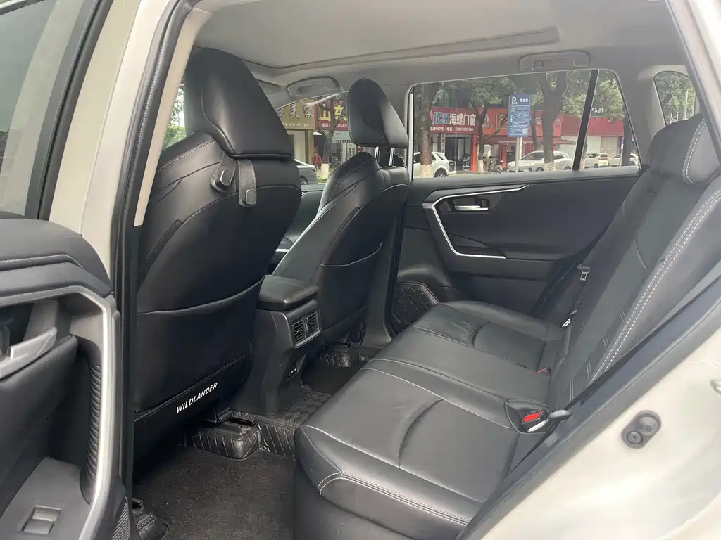 Toyota Wildlander — миниатюра 6