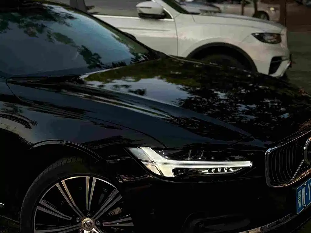 Volvo S90 — миниатюра 2