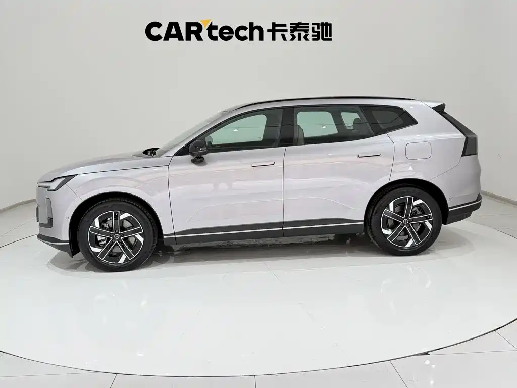Volvo XC70 PHEV — миниатюра 8