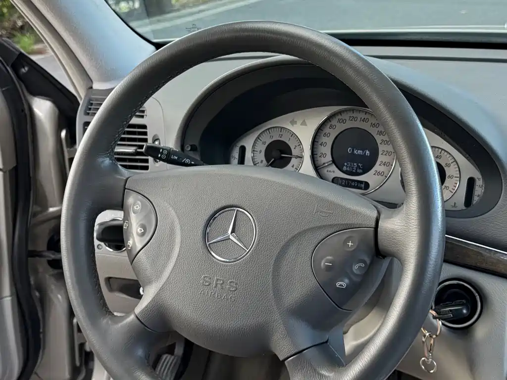 Mercedes-Benz E-Class — миниатюра 21